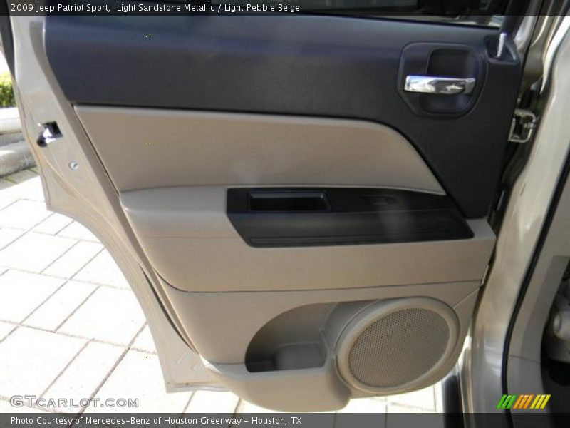 Light Sandstone Metallic / Light Pebble Beige 2009 Jeep Patriot Sport