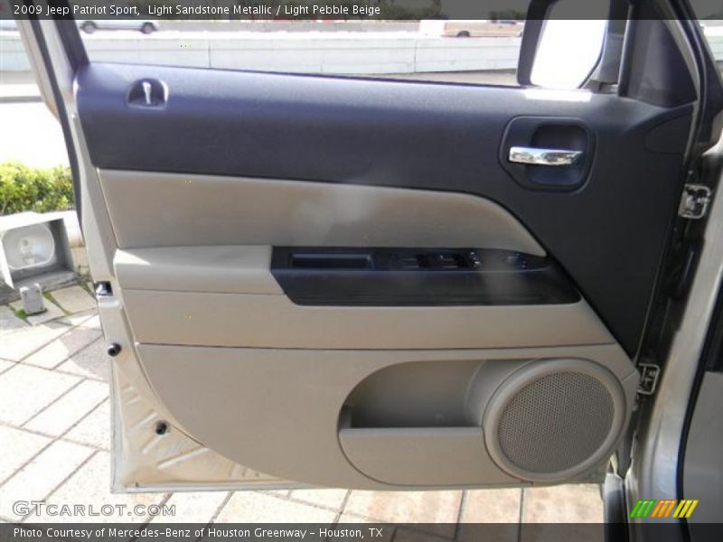 Light Sandstone Metallic / Light Pebble Beige 2009 Jeep Patriot Sport
