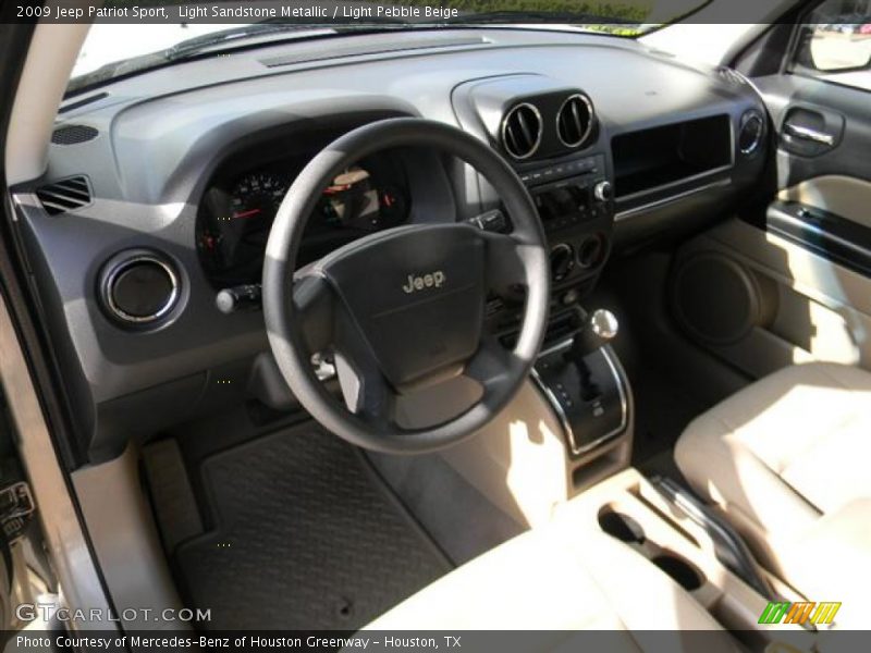 Light Sandstone Metallic / Light Pebble Beige 2009 Jeep Patriot Sport