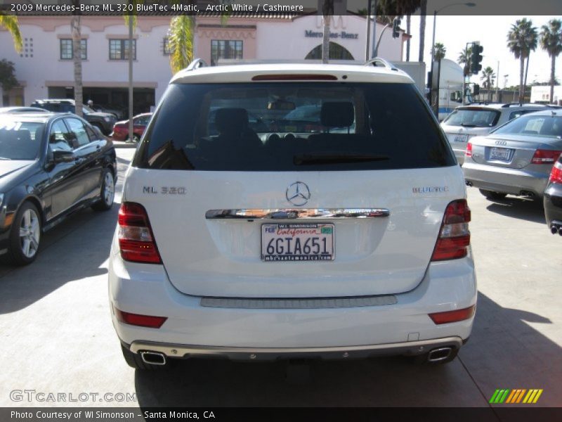 Arctic White / Cashmere 2009 Mercedes-Benz ML 320 BlueTec 4Matic