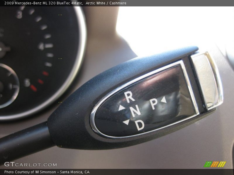 Arctic White / Cashmere 2009 Mercedes-Benz ML 320 BlueTec 4Matic