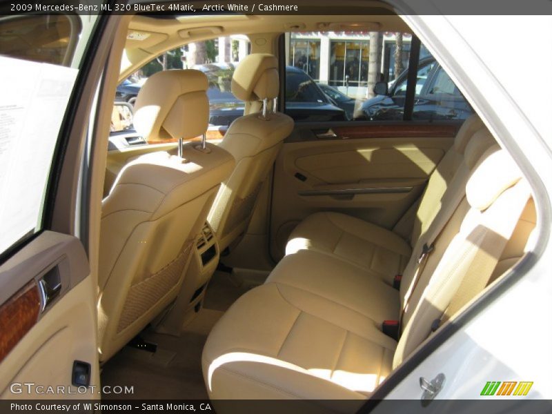 Arctic White / Cashmere 2009 Mercedes-Benz ML 320 BlueTec 4Matic