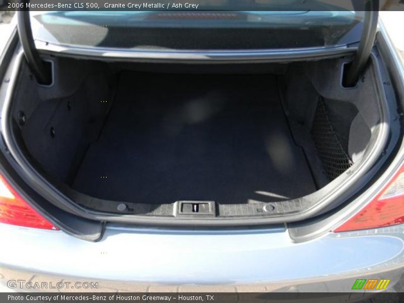 2006 CLS 500 Trunk