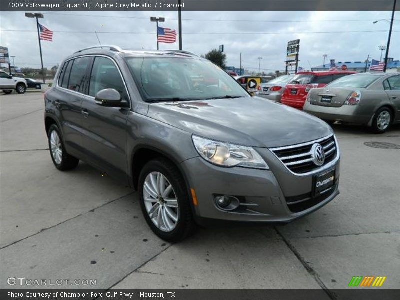 Alpine Grey Metallic / Charcoal 2009 Volkswagen Tiguan SE