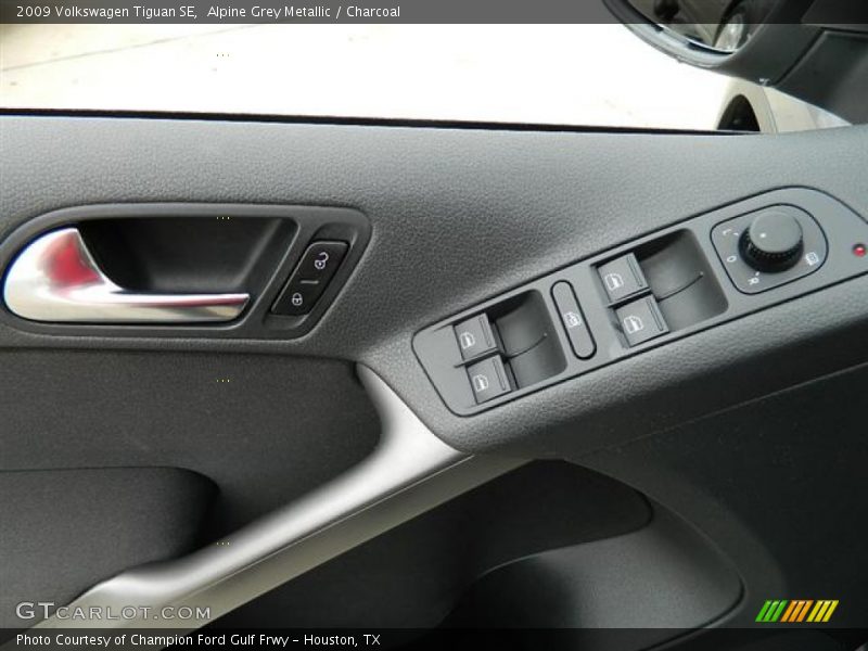 Alpine Grey Metallic / Charcoal 2009 Volkswagen Tiguan SE