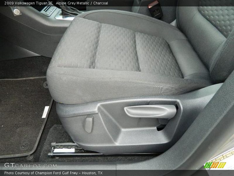 Alpine Grey Metallic / Charcoal 2009 Volkswagen Tiguan SE