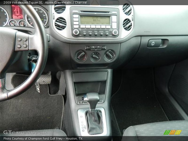 Alpine Grey Metallic / Charcoal 2009 Volkswagen Tiguan SE