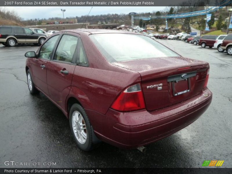 Dark Toreador Red Metallic / Dark Pebble/Light Pebble 2007 Ford Focus ZX4 SE Sedan