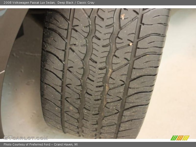Deep Black / Classic Gray 2008 Volkswagen Passat Lux Sedan