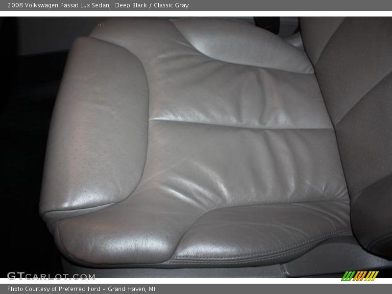 Deep Black / Classic Gray 2008 Volkswagen Passat Lux Sedan