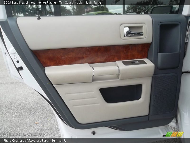 White Platinum Tri-Coat / Medium Light Stone 2009 Ford Flex Limited