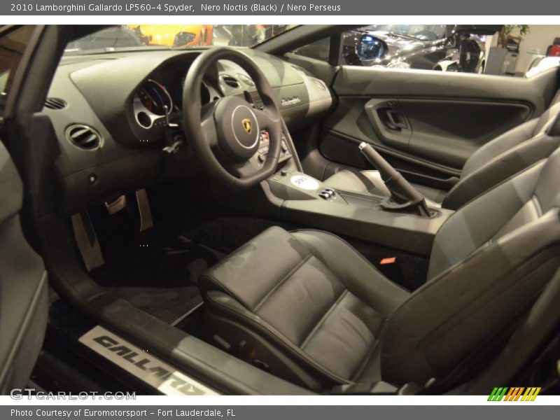  2010 Gallardo LP560-4 Spyder Nero Perseus Interior