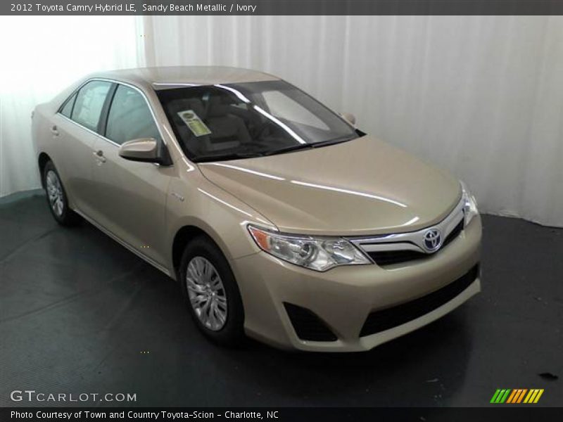 Front 3/4 View of 2012 Camry Hybrid LE