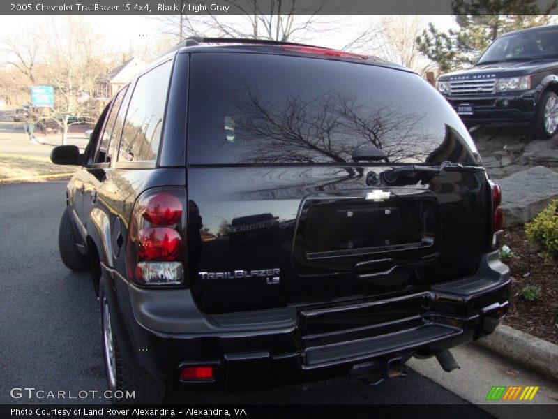 Black / Light Gray 2005 Chevrolet TrailBlazer LS 4x4