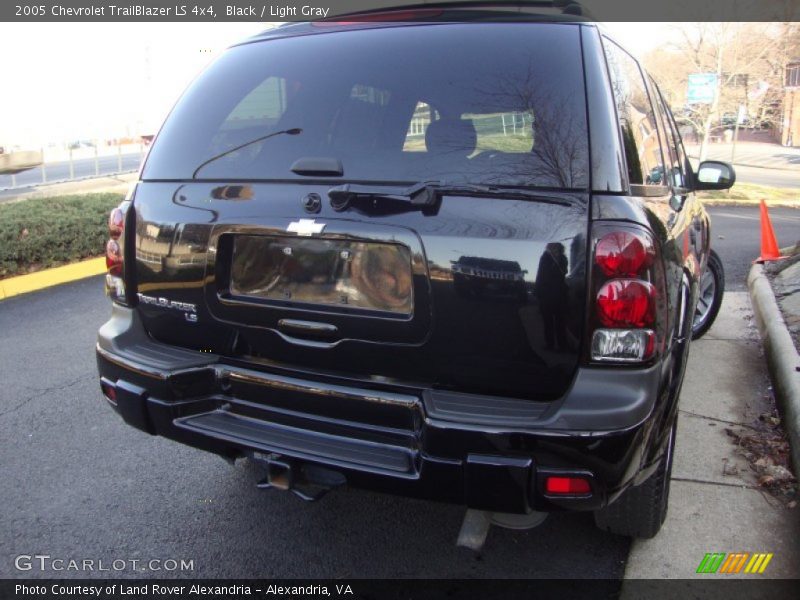 Black / Light Gray 2005 Chevrolet TrailBlazer LS 4x4