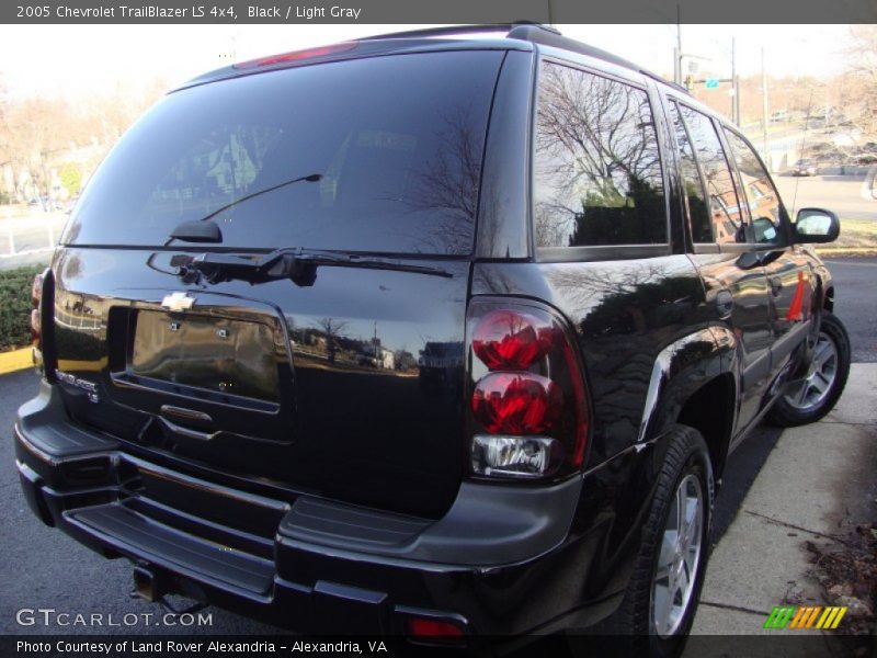 Black / Light Gray 2005 Chevrolet TrailBlazer LS 4x4