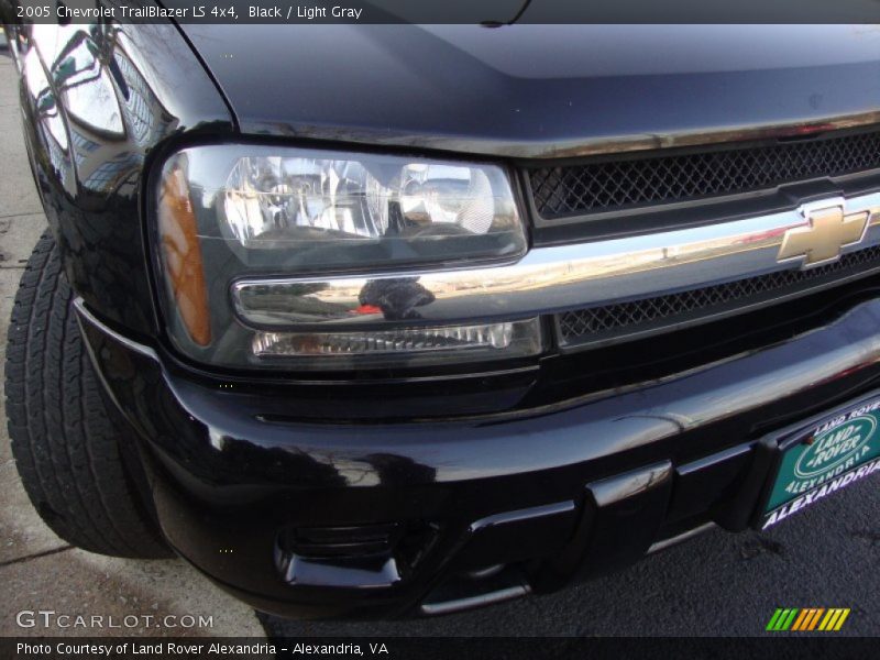 Black / Light Gray 2005 Chevrolet TrailBlazer LS 4x4