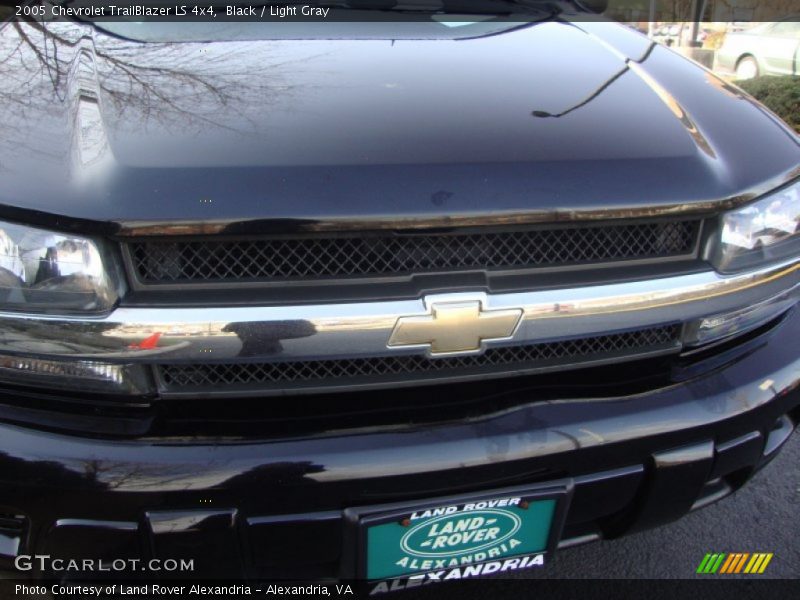 Black / Light Gray 2005 Chevrolet TrailBlazer LS 4x4