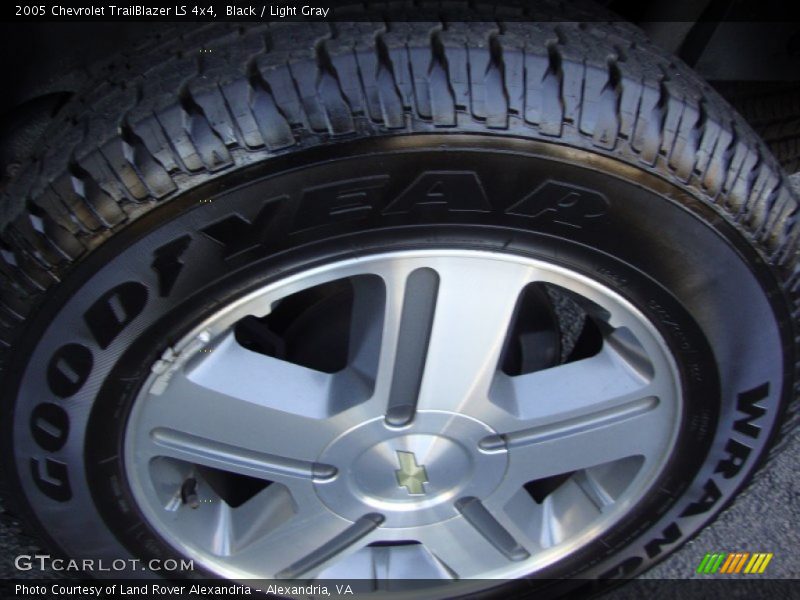 Black / Light Gray 2005 Chevrolet TrailBlazer LS 4x4