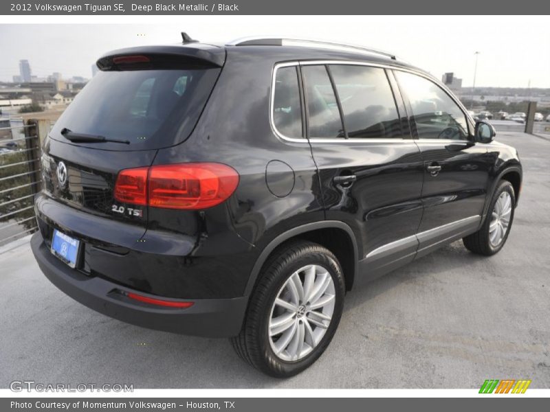 Deep Black Metallic / Black 2012 Volkswagen Tiguan SE