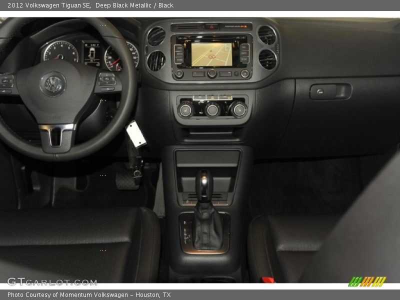 Deep Black Metallic / Black 2012 Volkswagen Tiguan SE