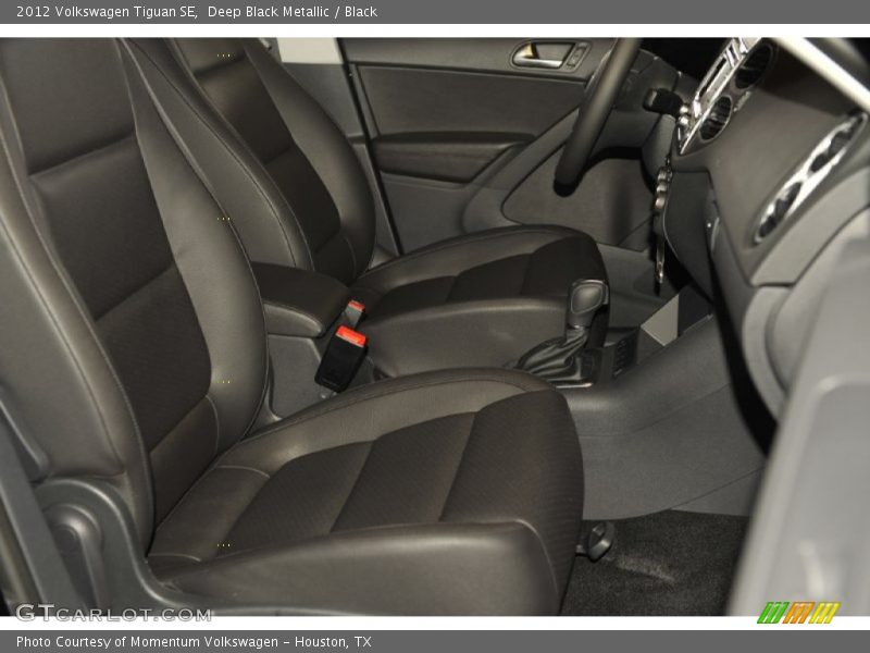 Deep Black Metallic / Black 2012 Volkswagen Tiguan SE