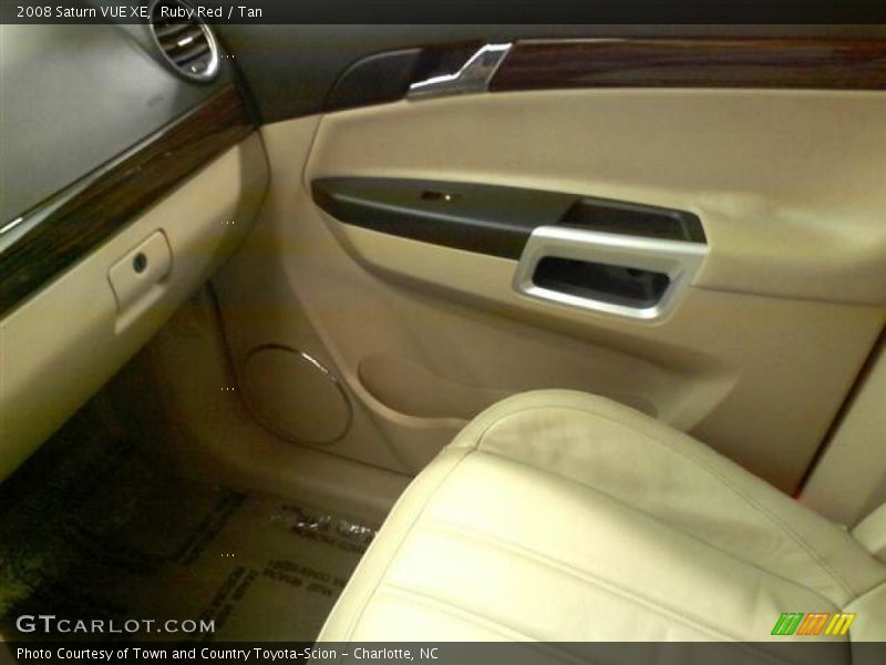 Ruby Red / Tan 2008 Saturn VUE XE
