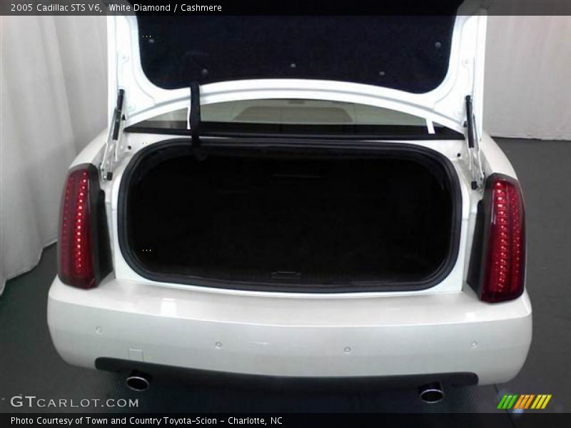 White Diamond / Cashmere 2005 Cadillac STS V6