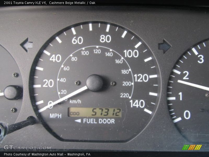 Cashmere Beige Metallic / Oak 2001 Toyota Camry XLE V6