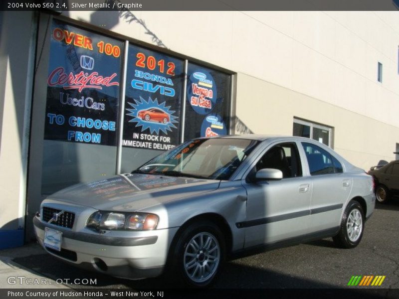 Silver Metallic / Graphite 2004 Volvo S60 2.4
