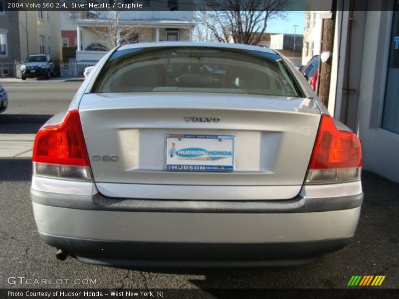 Silver Metallic / Graphite 2004 Volvo S60 2.4