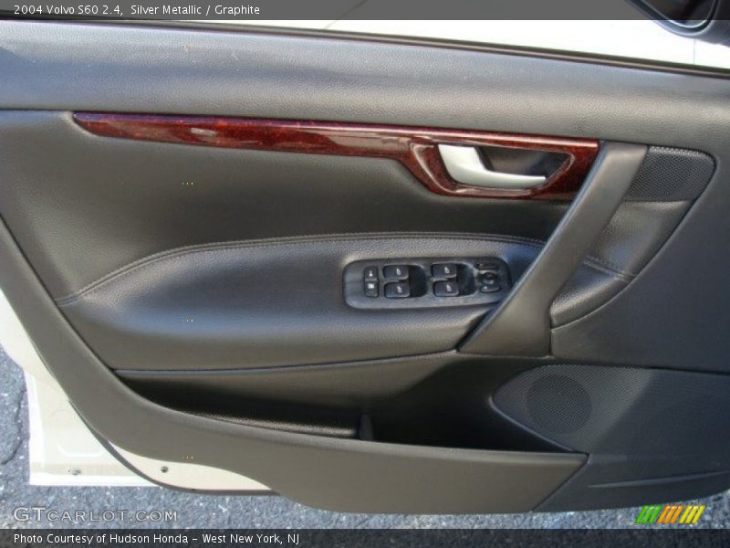Silver Metallic / Graphite 2004 Volvo S60 2.4
