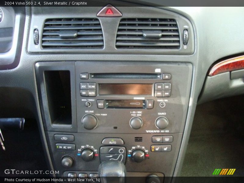 Silver Metallic / Graphite 2004 Volvo S60 2.4