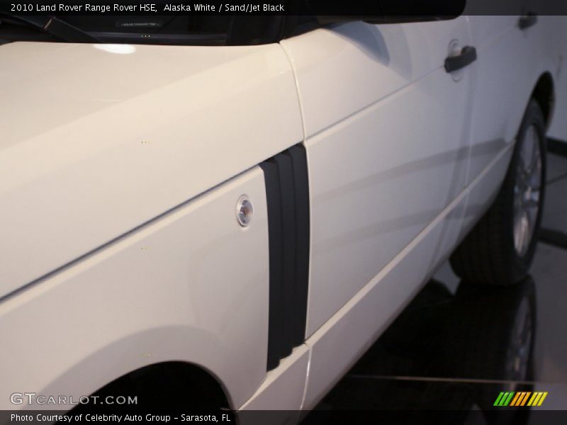Alaska White / Sand/Jet Black 2010 Land Rover Range Rover HSE