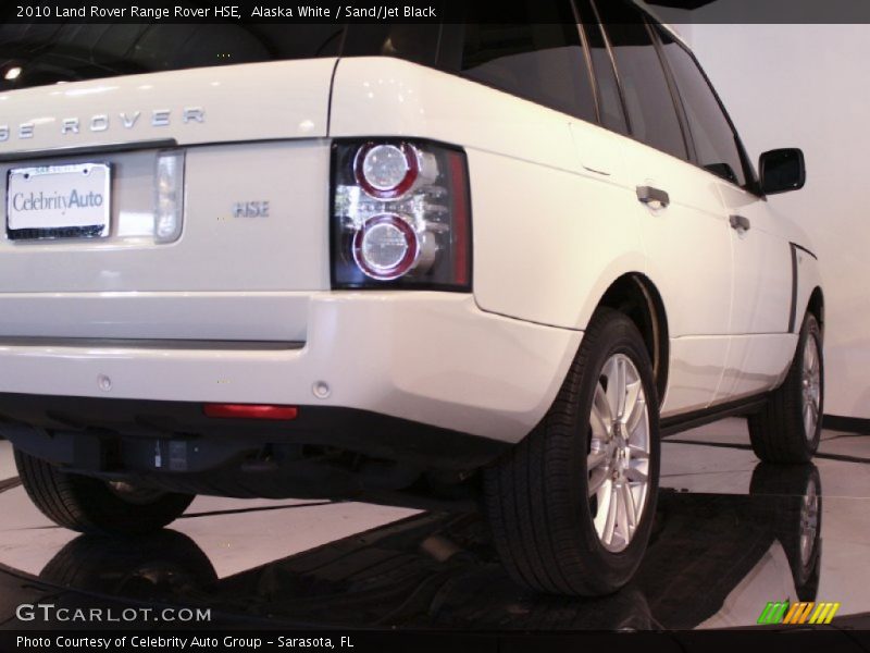 Alaska White / Sand/Jet Black 2010 Land Rover Range Rover HSE