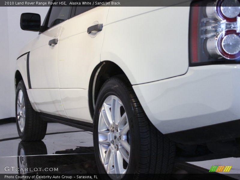Alaska White / Sand/Jet Black 2010 Land Rover Range Rover HSE