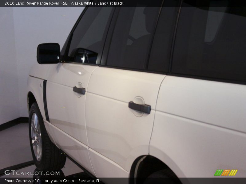 Alaska White / Sand/Jet Black 2010 Land Rover Range Rover HSE