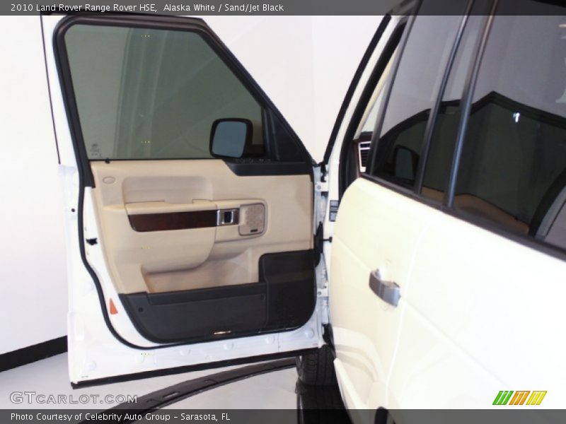 Alaska White / Sand/Jet Black 2010 Land Rover Range Rover HSE