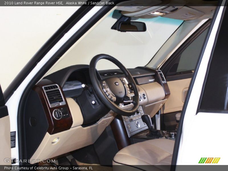 Alaska White / Sand/Jet Black 2010 Land Rover Range Rover HSE