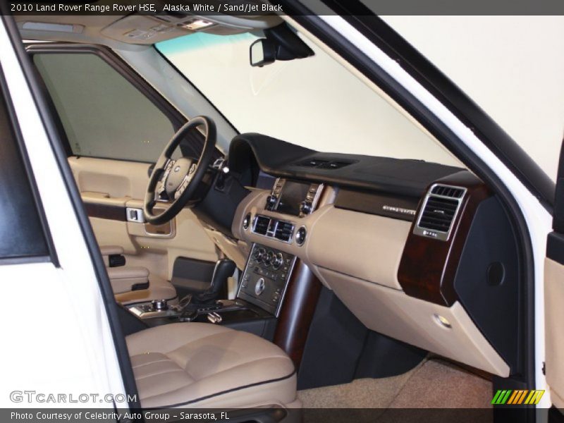 Dashboard of 2010 Range Rover HSE