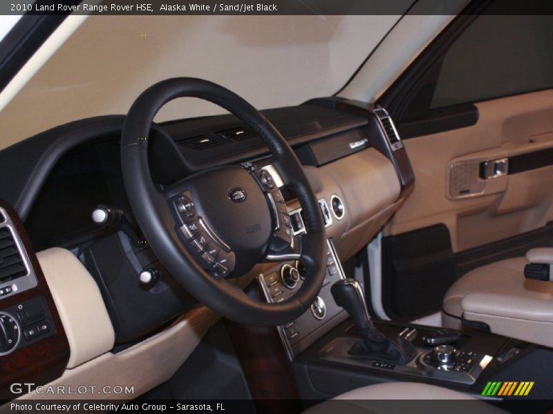 Alaska White / Sand/Jet Black 2010 Land Rover Range Rover HSE