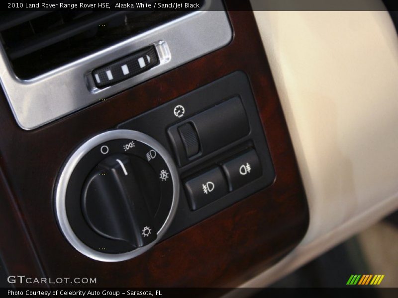 Alaska White / Sand/Jet Black 2010 Land Rover Range Rover HSE