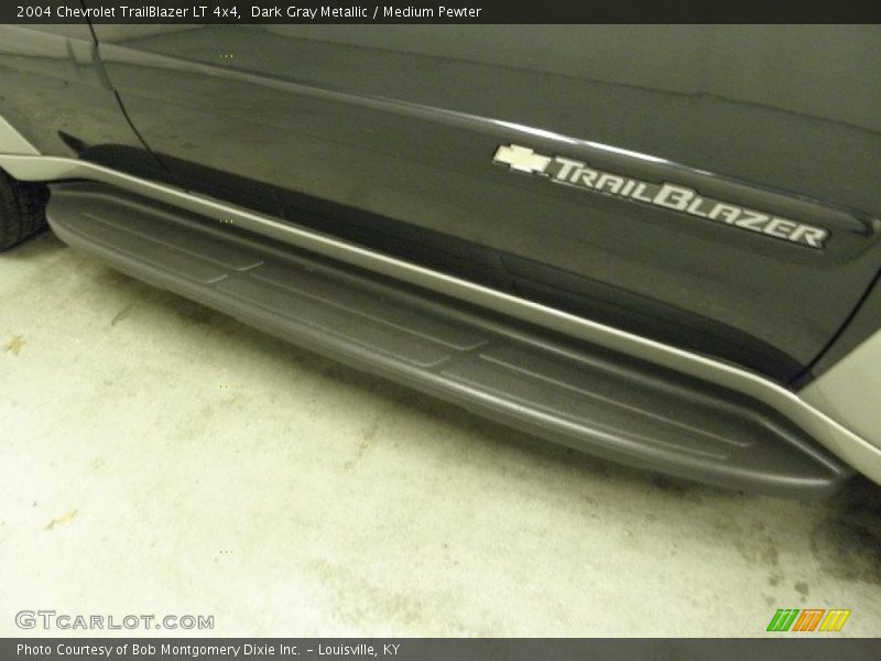 Dark Gray Metallic / Medium Pewter 2004 Chevrolet TrailBlazer LT 4x4