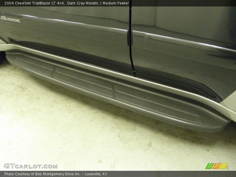 Dark Gray Metallic / Medium Pewter 2004 Chevrolet TrailBlazer LT 4x4