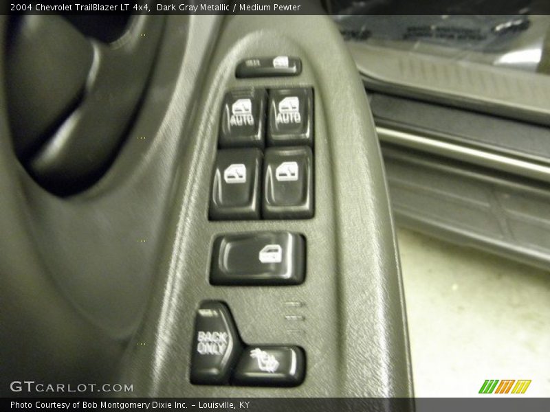 Dark Gray Metallic / Medium Pewter 2004 Chevrolet TrailBlazer LT 4x4