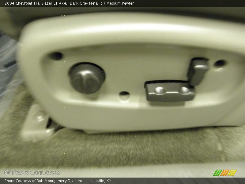 Dark Gray Metallic / Medium Pewter 2004 Chevrolet TrailBlazer LT 4x4