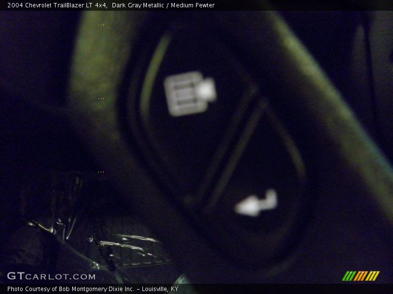Dark Gray Metallic / Medium Pewter 2004 Chevrolet TrailBlazer LT 4x4