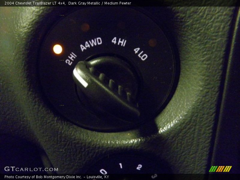 Dark Gray Metallic / Medium Pewter 2004 Chevrolet TrailBlazer LT 4x4
