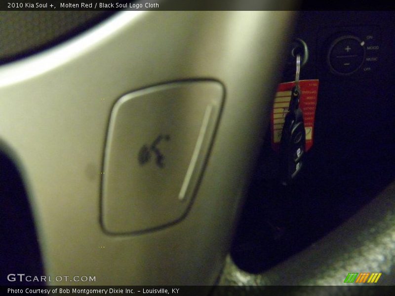 Molten Red / Black Soul Logo Cloth 2010 Kia Soul +