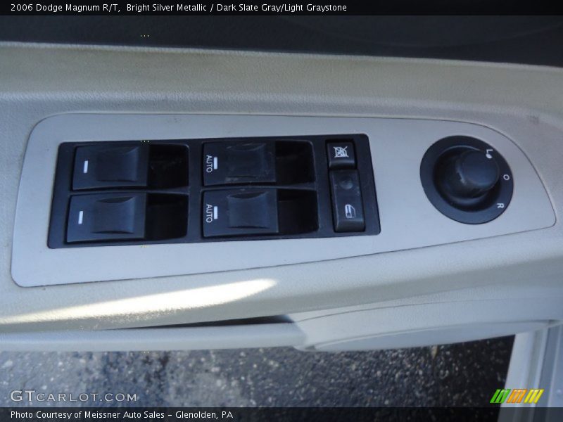 Bright Silver Metallic / Dark Slate Gray/Light Graystone 2006 Dodge Magnum R/T
